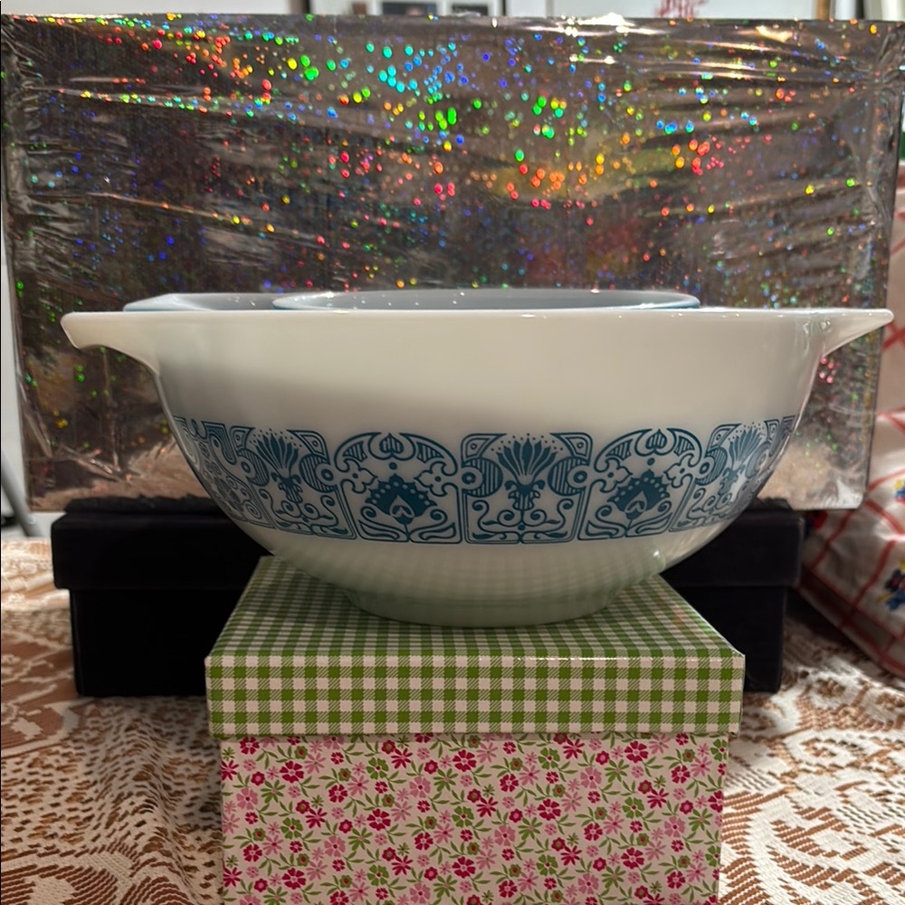 Pyrex Blue and White Bakeware for Stylish Kitchens